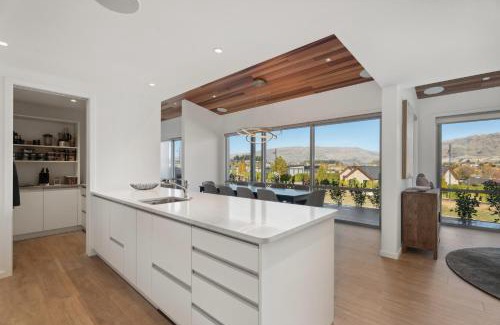 Wanaka Casa | Clearview Vista - Wanaka Holiday Home