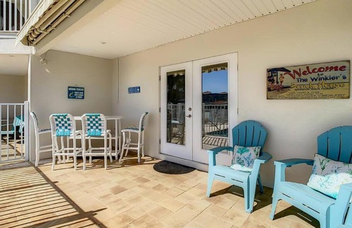 Clearwater Beach Casa | Clearwater Penthouse 5 min Beach walk Heated Pool