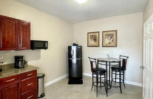 Clearwater Casa | Clearwater's Gem (9 MINUTES TO BEACH & PRVT ENT SUITE)