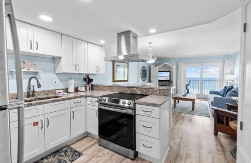 Gulf Shores Condominio | Clearwater unit 4C NEW RENTAL & DIRECT BEACHFRONT in GULF SHORES