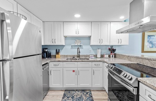 Gulf Shores Condominio | Clearwater unit 4C NEW RENTAL & DIRECT BEACHFRONT in GULF SHORES
