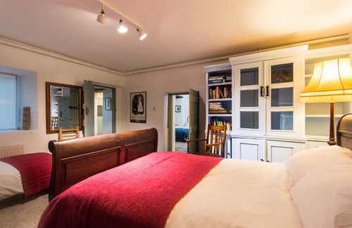 Kenmare Apartamento | Cleo Gallery Apartments