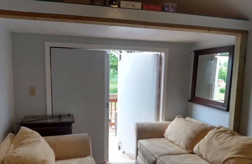 Ronda Cabina | Cleo's Village Unit 1 1 Bedroom Cabin by Redawning