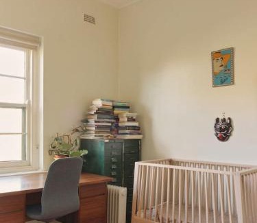 Kew Apartamento | Cleopatra Villa Inspired Art Deco Apartment
