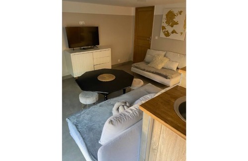 Livry-Gargan Apartamento | CLICHY SOUS BOIS RECENT & WARM APARTMENT