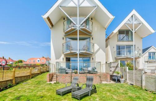 Saltdean Casa | Cliff Top Heights-Beach front house near Brighton