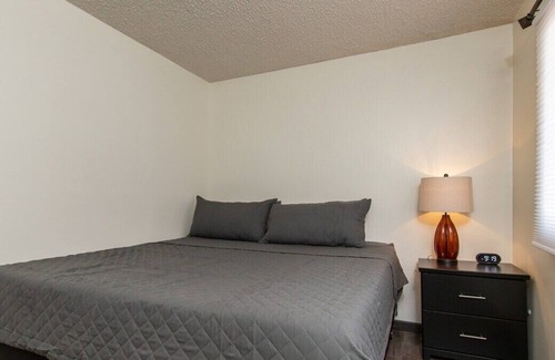 Rimrock Apartamento | *Cliff View Apts #1*King Bed*Central Location*