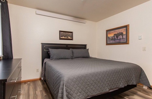 Rimrock Apartamento | *Cliff View Apts #2*King Bed*Private Balcony*
