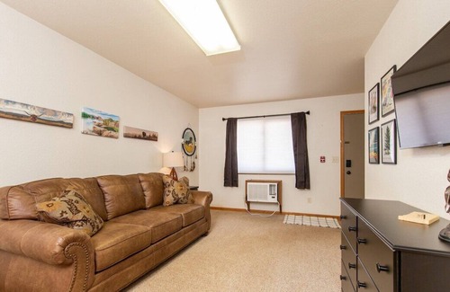 Rimrock Apartamento | *Cliff View Apts #3*King Bed*Private Balcony*