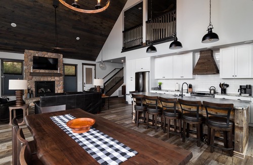 Orderville Casa | Cliffs Edge | Private hot tub | Zion NP