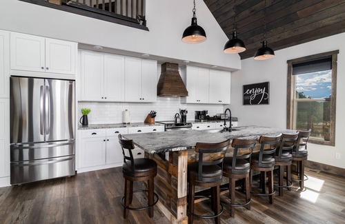 Orderville Casa | Cliffs Edge | Private hot tub | Zion NP