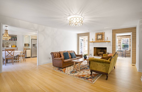 Thompson's Station Casa | Cliffside Cottage