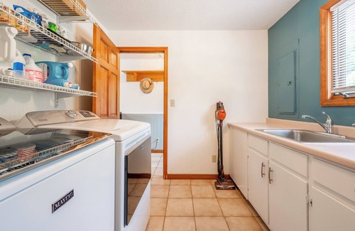 Ingles Casa | Cliffview Lakefront Retreat! Huge Dock, Floating Dock, Fire Pit, Multiple Patios