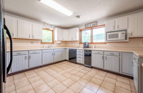 Ingles Casa | Cliffview Lakefront Retreat! Huge Dock, Floating Dock, Fire Pit, Multiple Patios