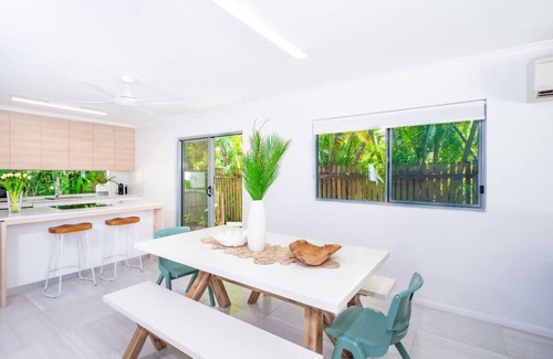 Clifton Beach Apartamento | Clifton Beach Waterfront 2BR Stylish Home