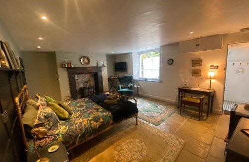 Clifton Apartamento | Clifton Georgian Townhouse, Downstairs Ensuite Room & Light Plant Based Breakfast