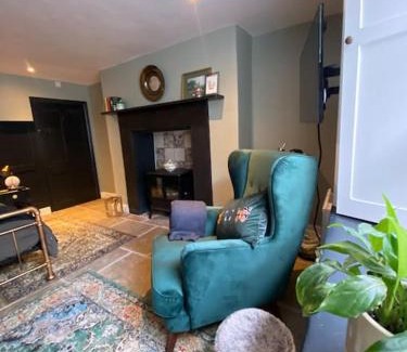 Clifton Apartamento | Clifton Georgian Townhouse, Downstairs Ensuite Room & Light Plant Based Breakfast