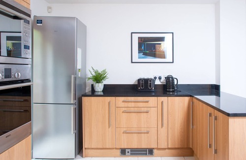 Clifton Casa | Clifton Jewel - 4 bed house w/parking. MyCityHaven