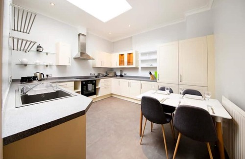 Bristol Apartamento | Clifton Spacious 3 Bed Apt&Parking-Simply Check In