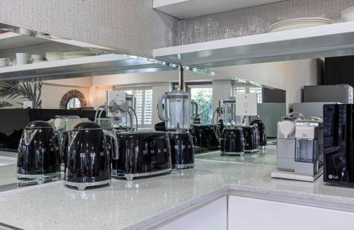 Clifton Apartamento | Clifton YOLO Spaces - Clifton Mansion Villa Apartment