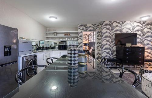 Clifton Casa | Clifton YOLO Spaces - Clifton Mansion Villa