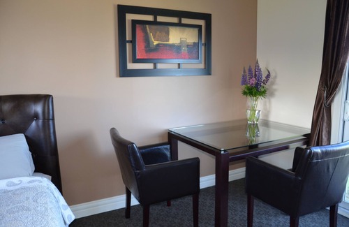 Indian Harbour Hotel | Clifty Cove Motel