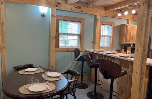 Rogersville Cabina | Family-friendly cabin on 180 acre Clinch Mountain getaway near Rogersville, TN.