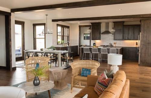Powell Butte Condominio | Clint by Avantstay Located Within The Brasada Ranch Community Golf Course, Pool & Hot Tub