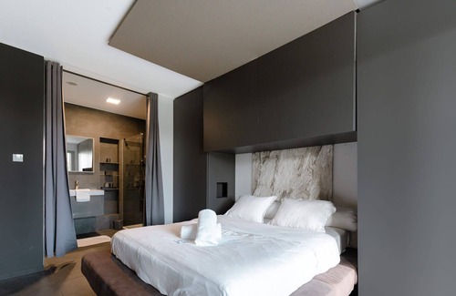 Gasperich Apartamento | Stylish Apt w balcony, Cloche dOr ID103