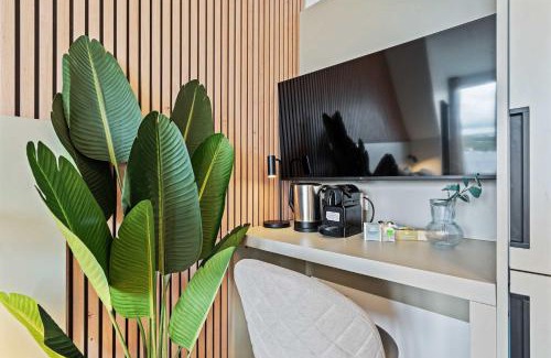 Cessange Apartamento | Cloche dOr Gem - Cozy Room with Balcony