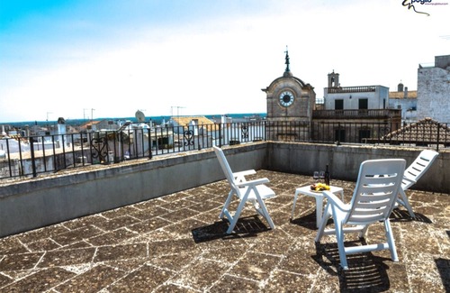 Old Town Cisternino Casa | Casa del reloj con vista panorámica a la terraza y wifi