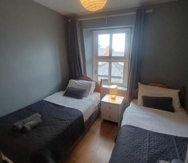 Clonbur Apartamento | Clonbur House - Two bedroom village apartment