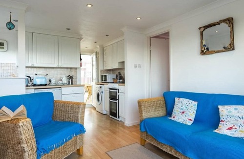 Hayle Chalet De Esquí | Clonmore 5 min walk to Hayle Beach. 2 bedroom chalet, conservatory and veranda