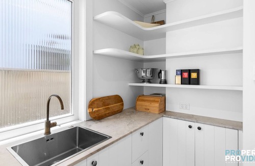 Clontarf Casa | Clontarf Beachfront Cottage