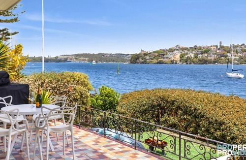 Clontarf Casa | Clontarf Beachfront Cottage