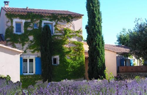 Lacoste Cama Y Desayuno | Clos des Lavandes - Chambres et Suites de charme climatisées-Luberon
