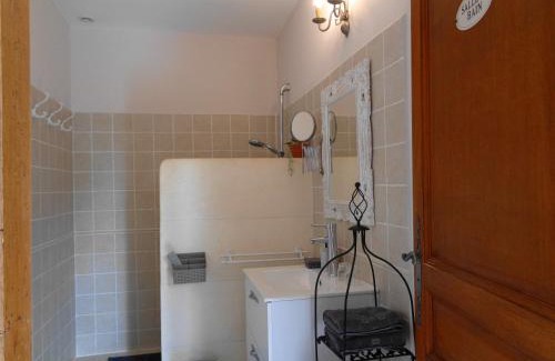 Lacoste Cama Y Desayuno | Clos des Lavandes - Chambres et Suites de charme climatisées-Luberon