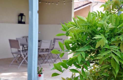 Saint-Pierre-d'Aurillac Casa | CLOS SAINT SAUVEUR - guesthouse au coeur des vignes sur le coteau