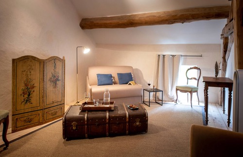 Meursault Casa | Clos Saint Jacques