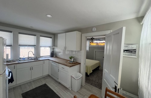 Crescent Lake Casa | Close 2 North shore DT, art, events + more! w/2Bikes