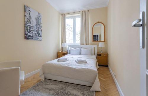 Srodmiescie Apartamento | Close-Central Warsaw Apartment - Great Location - Big and Bright Apartment&Nowy Świat