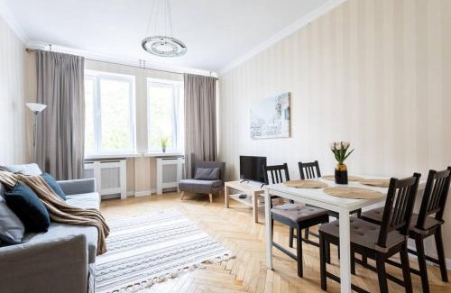 Srodmiescie Apartamento | Close-Central Warsaw Apartment - Great Location - Big and Bright Apartment&Nowy Świat