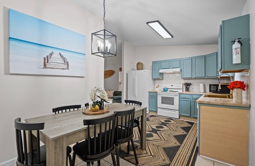 Wilmington Casa | Close Enough Retreat
