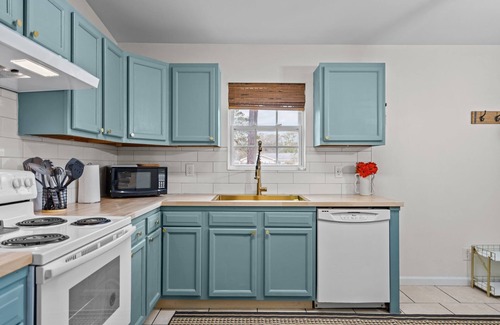 Wilmington Casa | Close Enough Retreat