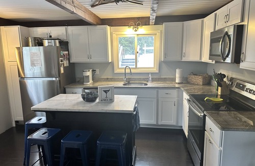 Gilford Chalet De Esquí | Gran chalet PRIVADO para 14 personas con acceso a la playa de Winnipesaukee, a 5 minutos de Gunstoc
