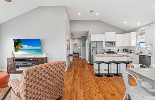Indian Beach Casa | Close to Beach / Clean / Outdoor Bar / Pet Friendly