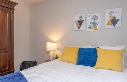Michigan City Apartamento | Close to Beach, Hot Tub, Pet Friendly, Firepit
