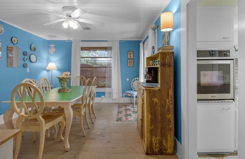 Seagrove Beach Casa | Vintage Cottage-Old Seagrove-Cozy / Relaxing / Close to Beach * WiFi gratis *