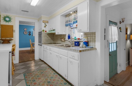 Seagrove Beach Casa | Vintage Cottage-Old Seagrove-Cozy / Relaxing / Close to Beach * WiFi gratis *