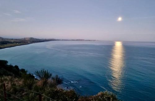Kaikoura Casa | Close to Beach with Mountain Views in Puketa